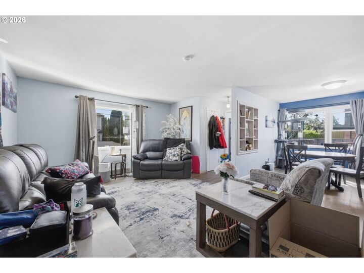 Property Photo:  12101 SE Lincoln St  OR 97216 