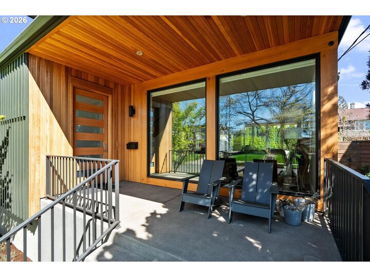 Property Photo:  3122 NE 44th Ave  OR 97213 