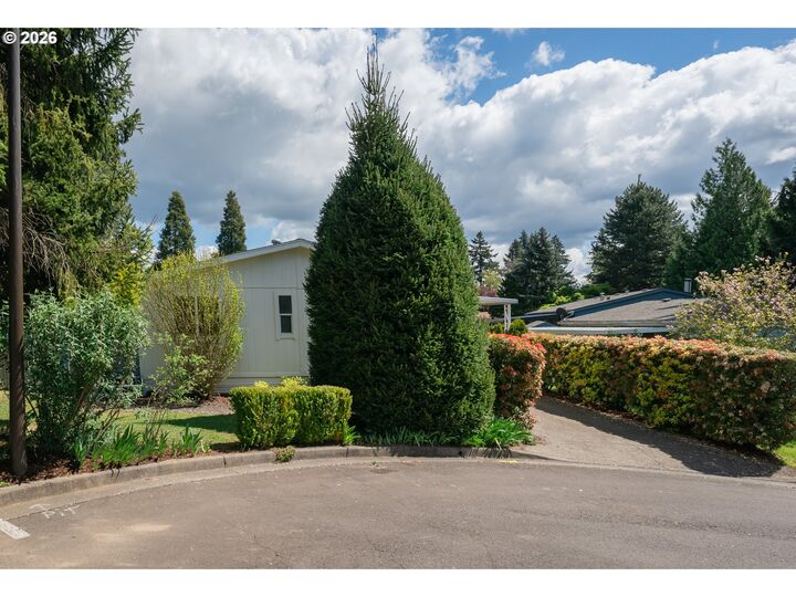 Property Photo:  8851 SE Shadow Brook Ct Sp #85  OR 97015 