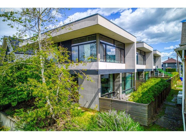 Property Photo:  4056 N Vancouver Ave  OR 97227 