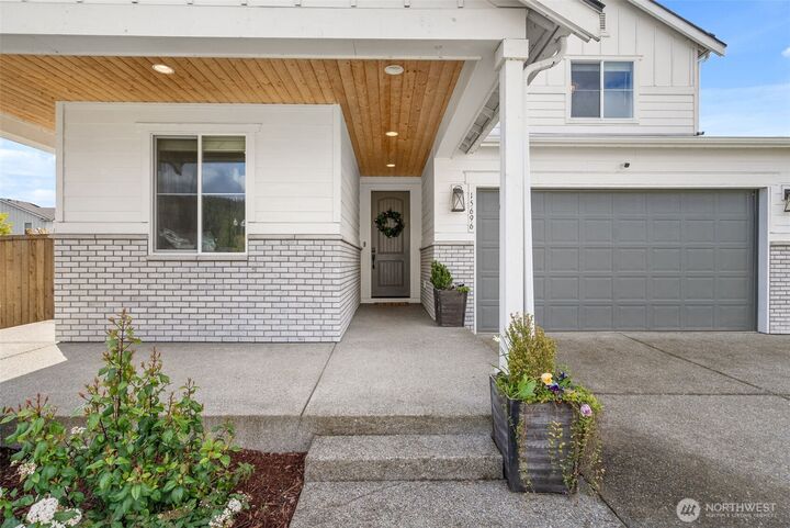 Property Photo:  15696  Washington Street  WA 98390 