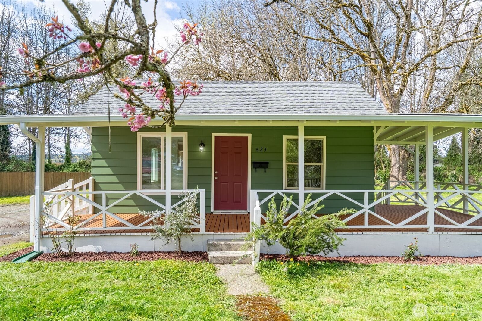Property Photo:  623  Jefferson Street  WA 98531 