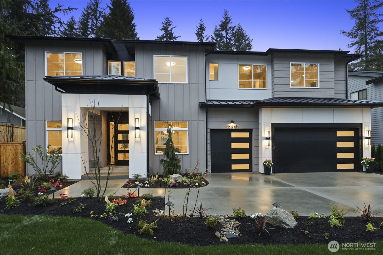 Property Photo:  13310 NE 112th Place  WA 98052 