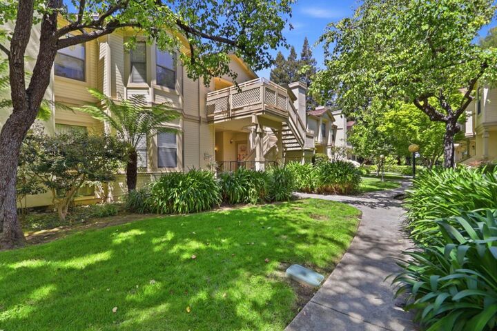 Property Photo:  979 La Mesa Terrace Apt D  CA 94086 