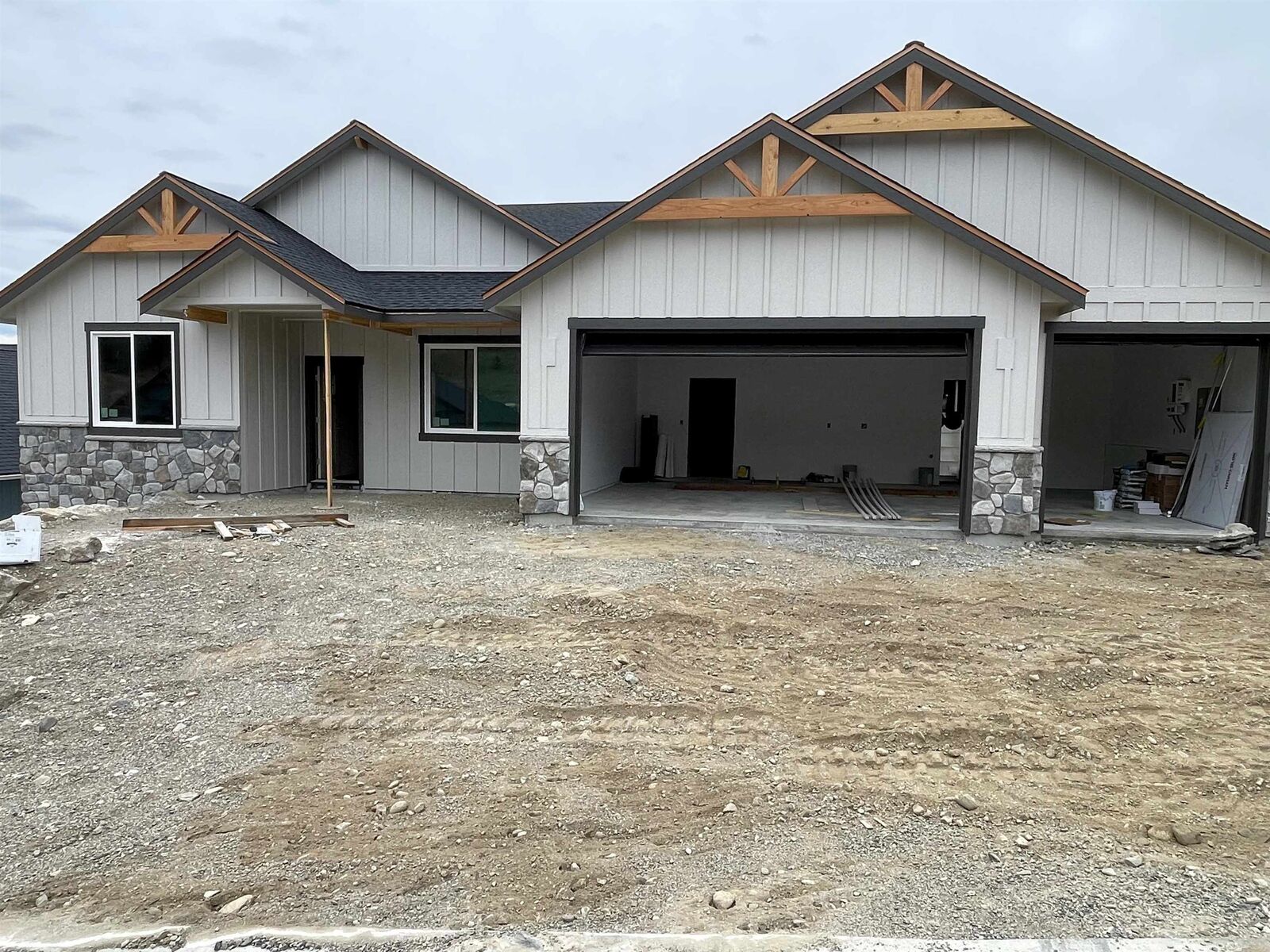 Property Photo:  74 E Center Ln  WA 99208 