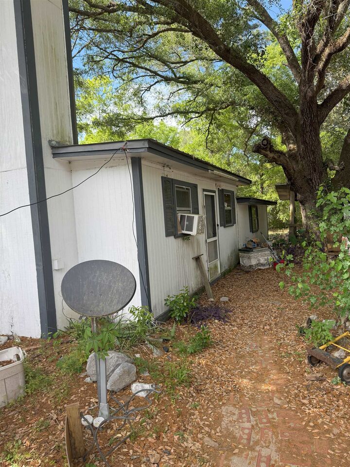 Property Photo:  739 Drake Acres Road 5  FL 32351 