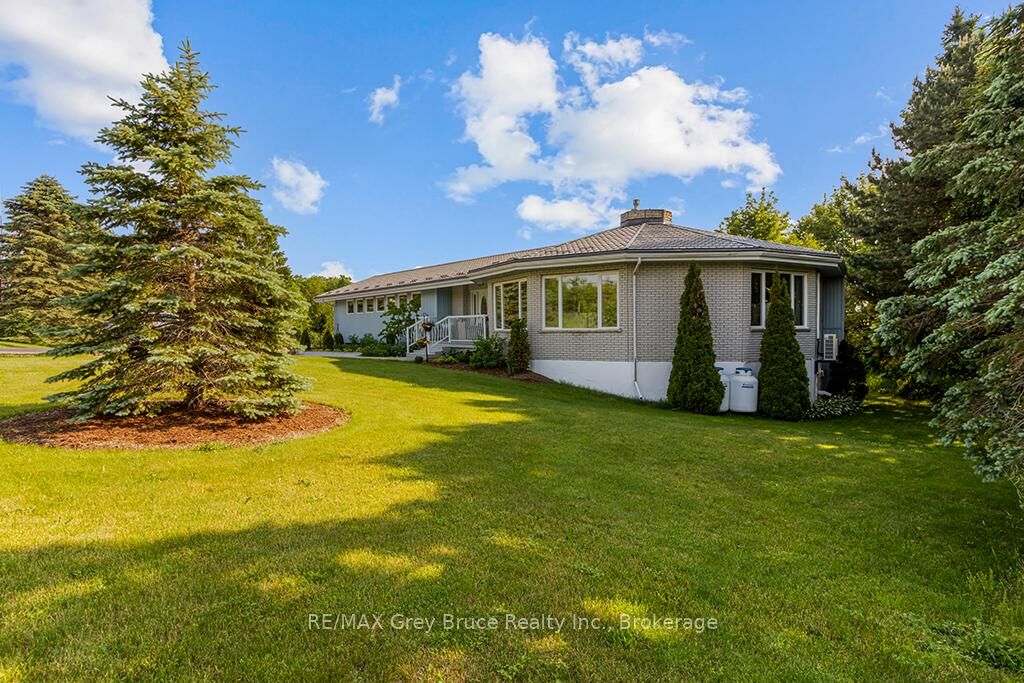 Property Photo: 15 Isthmus Bay Road ON N0H 1W0