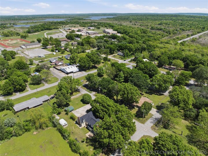 Property Photo:  108 S Bettes Avenue  OK 74467 