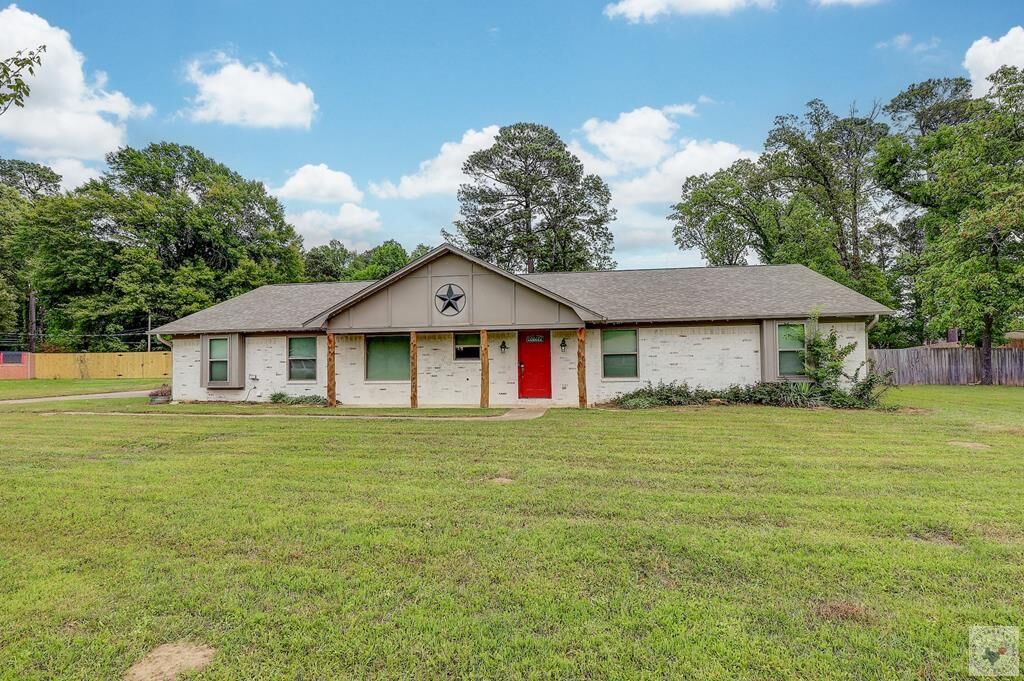 Property Photo:  5816 Turtle Creek Drive  TX 75503 