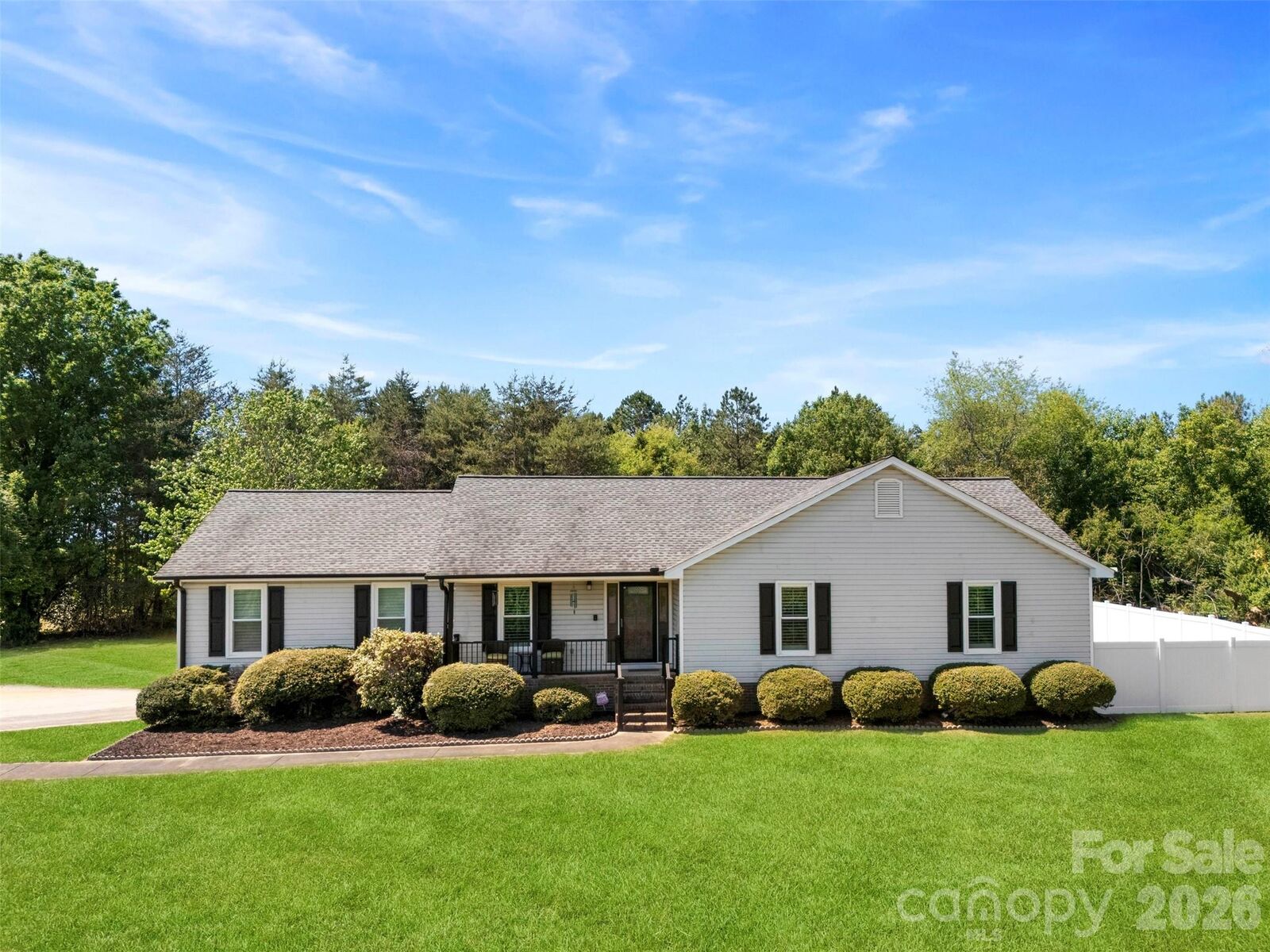 Property Photo: 114 Cross Creek Drive NC 28021