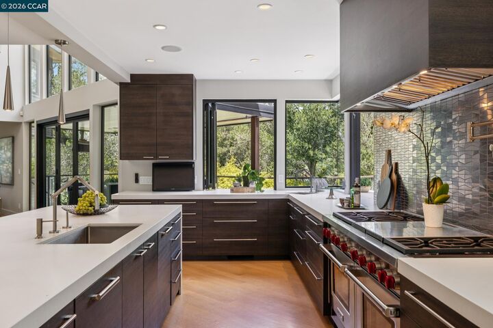 Property Photo:  32 Los Dedos Road  CA 94563 