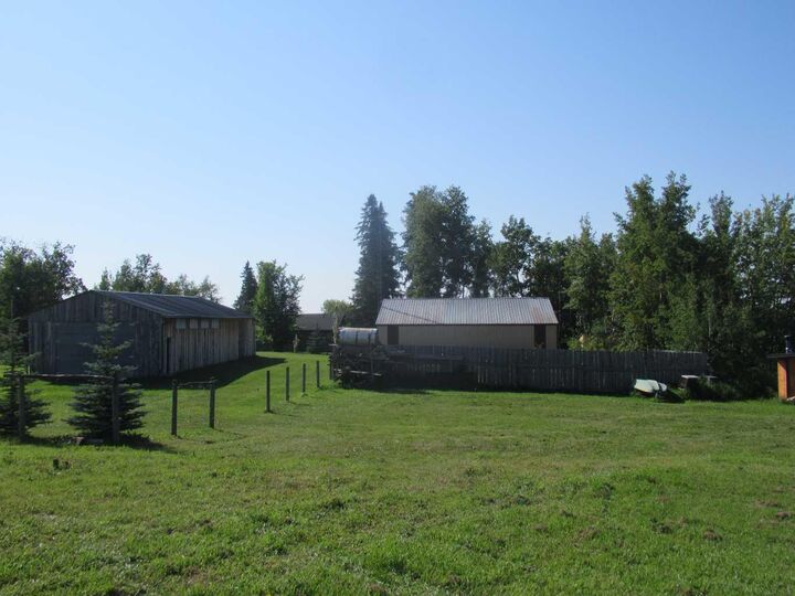Property Photo: 2230 Rainy Creek Road Highway AB T0C 0J0