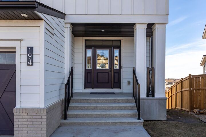 Property Photo:  194 Baneberry Way SW  AB T4B 5M2 
