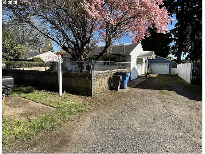 Property Photo:  3505 E 13th St  WA 98661 