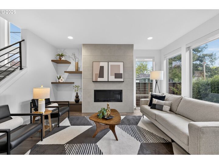 Property Photo:  7110 SE 42nd Ave  OR 97206 