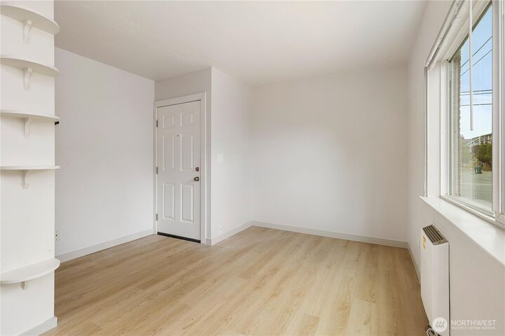 Property Photo:  7618  Greenwood Avenue N  WA 98103 