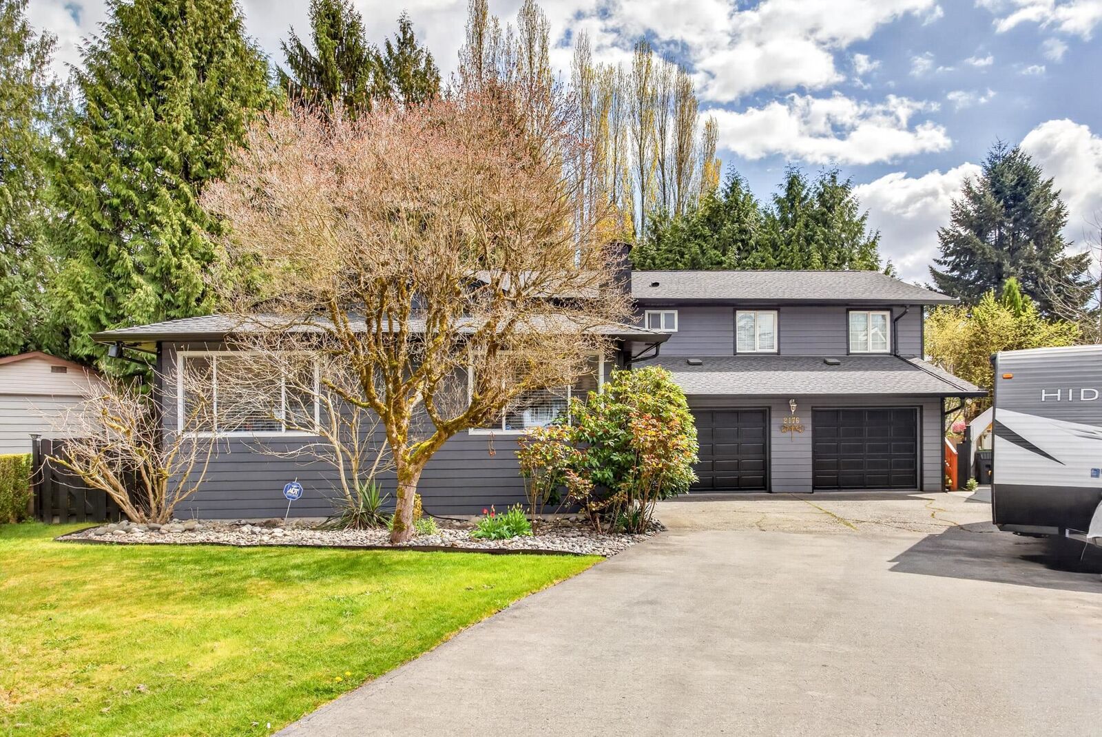 Property Photo: 2176 Laurier Avenue BC V3B 5N7