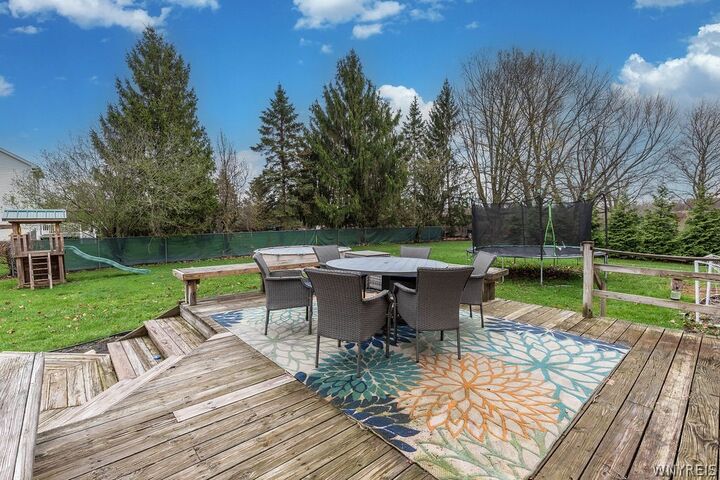 Property Photo: 21 Sturbridge Lane NY 14072