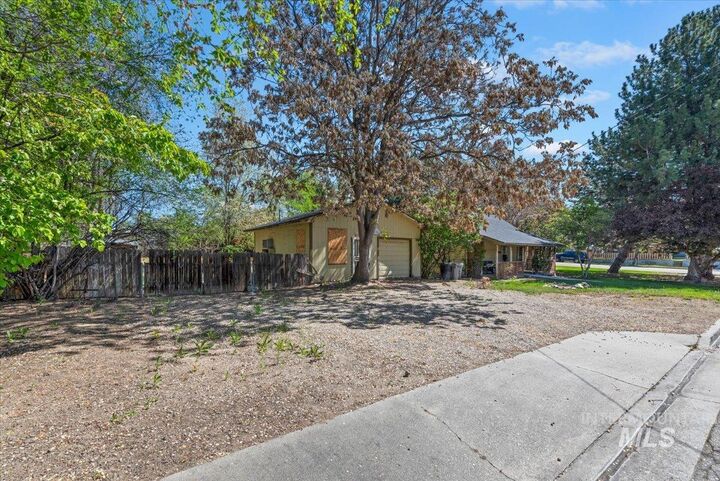 Property Photo: 503 9th Ave. N ID 83687