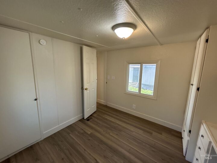 Property Photo: 1412 4th St 19 WA 99402