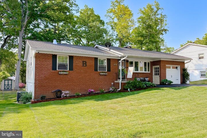 Property Photo:  8 Leslie Drive  MD 20640 