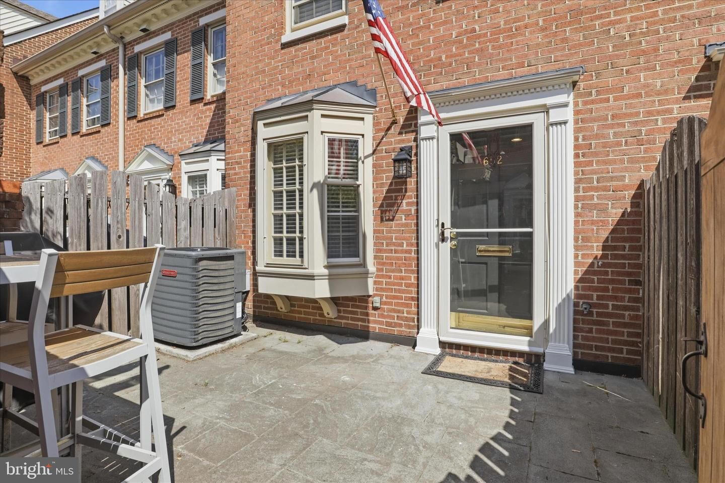 Property Photo:  652 S Columbus Street  VA 22314 