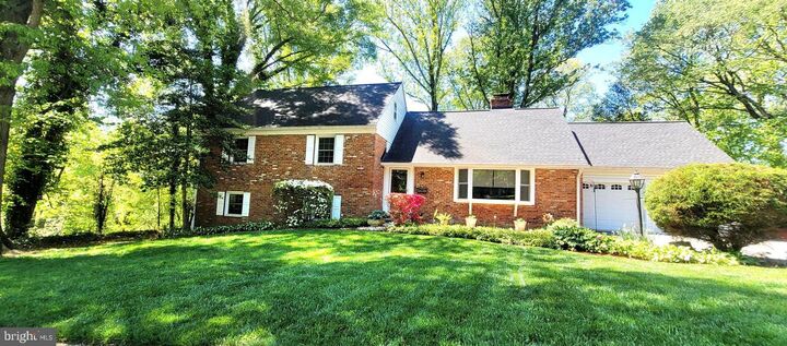 Property Photo:  6705 Bracken Court  VA 22152 