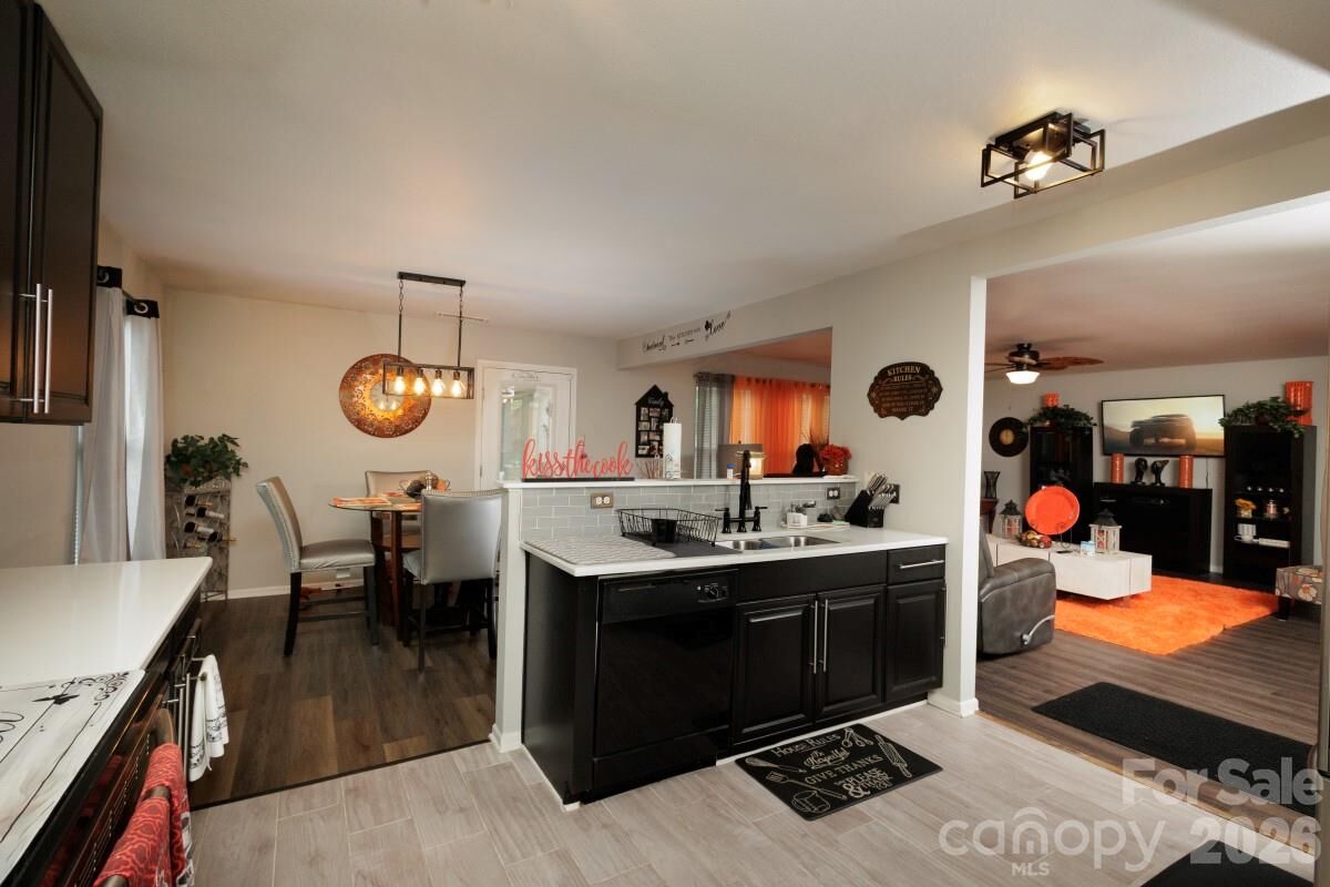 Property Photo:  6135 Blue Ash Lane  NC 28215 