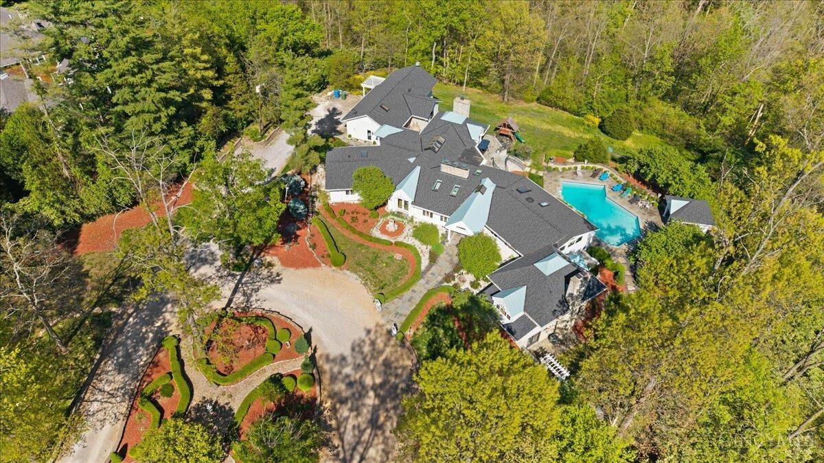 Property Photo:  6220 Hawk Ridge Lane  OH 45243 