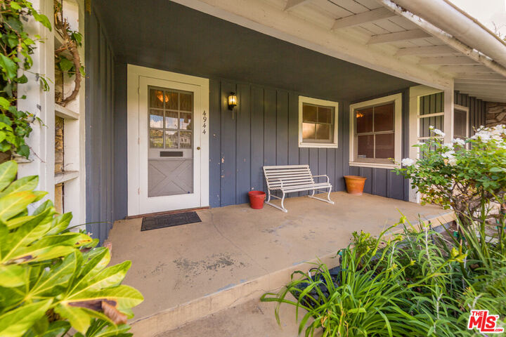 Property Photo:  4944 Texhoma Ave  CA 91316 