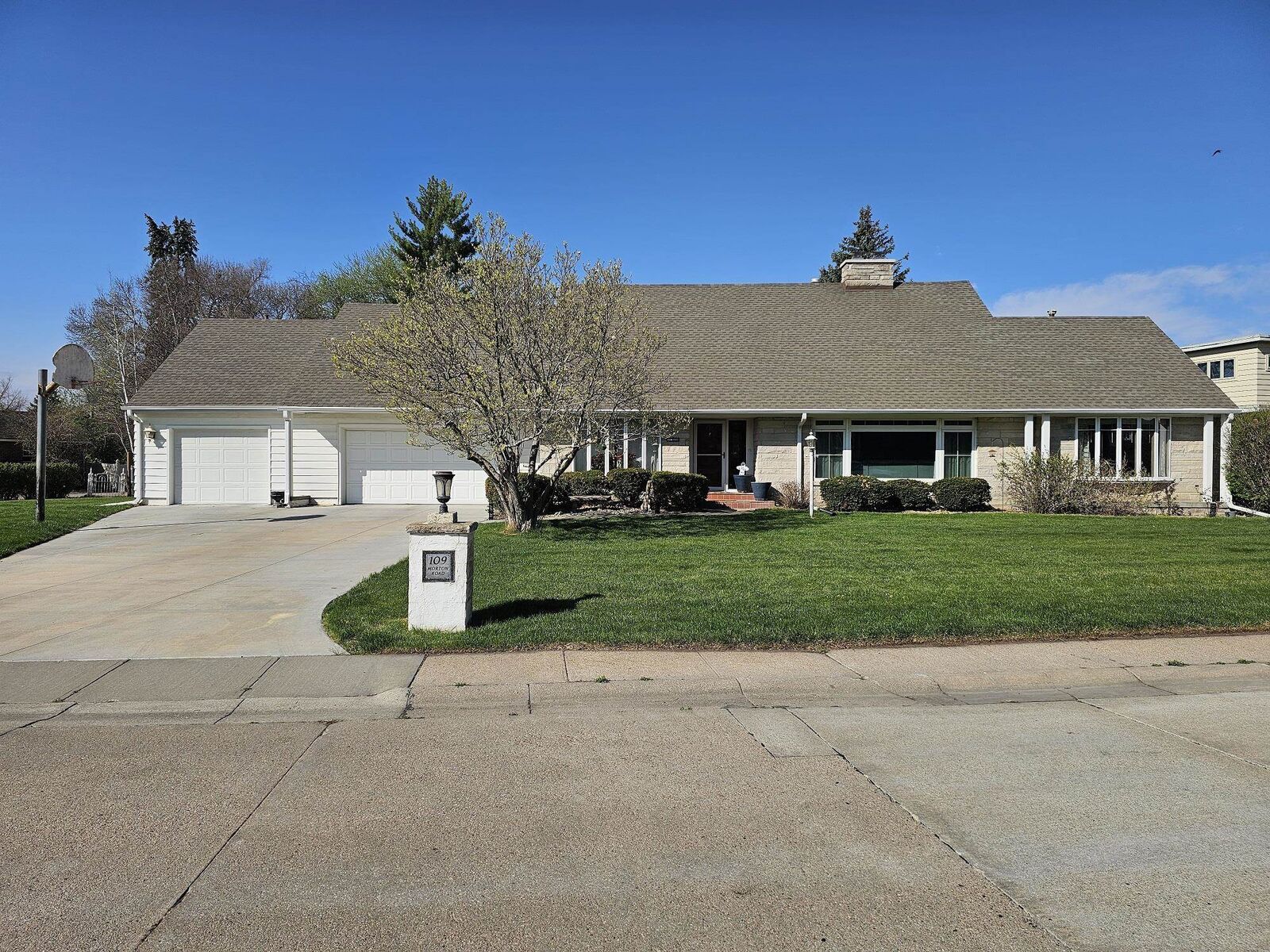 Property Photo:  109 Morton Road  NE 68601 