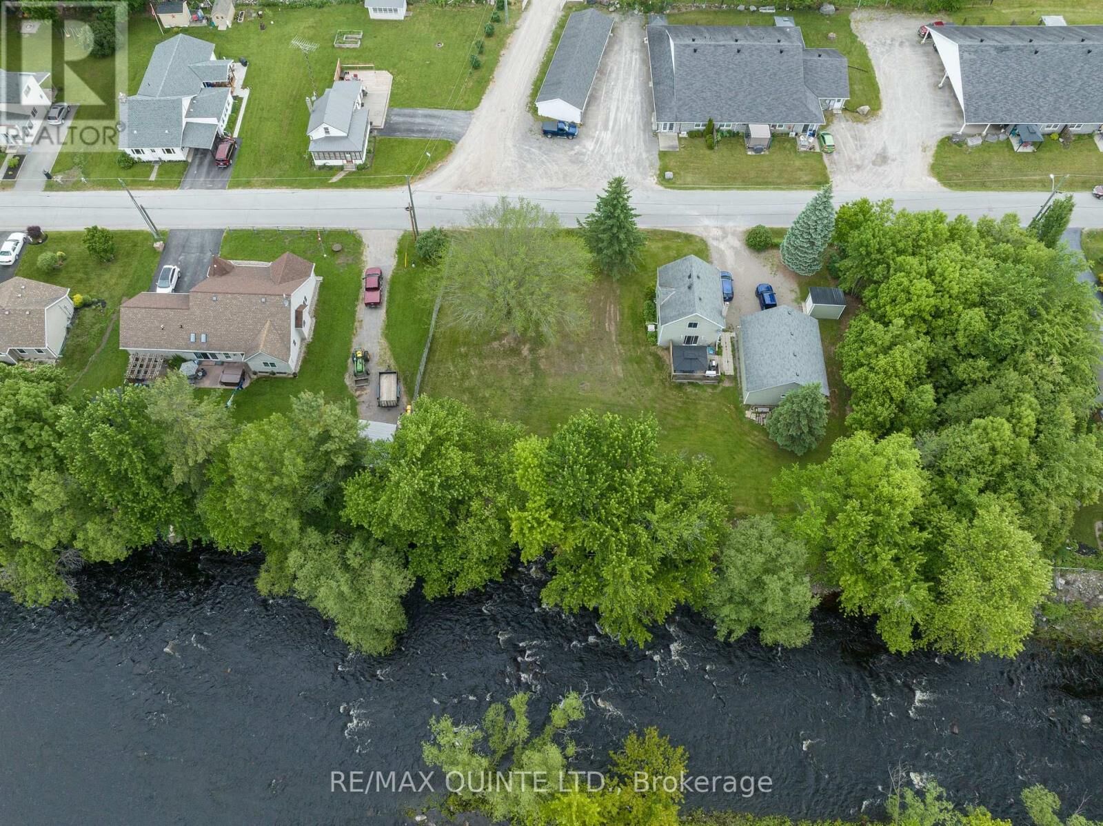 Property Photo:  210 Alexander Street  ON K0K 3J0 