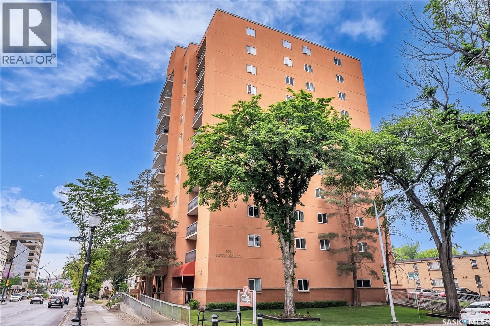 Property Photo:  305 405 5th Avenue N  SK S7K 6Z3 