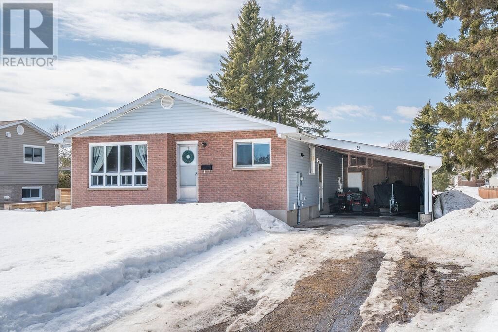 Property Photo:  9 East Dunrobin Bay  ON P6C 5T4 