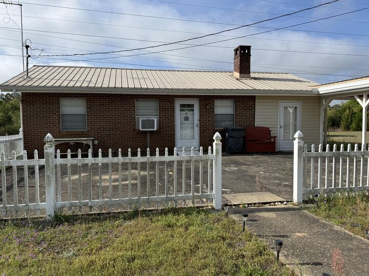 Property Photo:  82 E Daisy Lane  FL 32433 