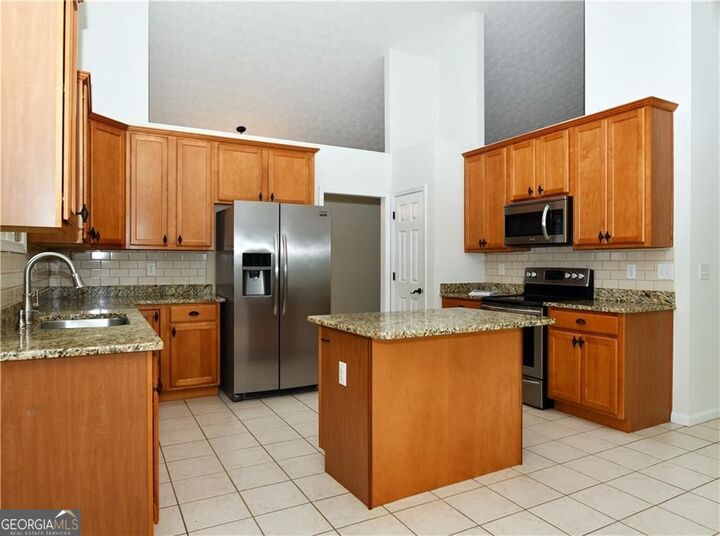 Property Photo: 795 Sunset Ridge Lane SE GA 30045