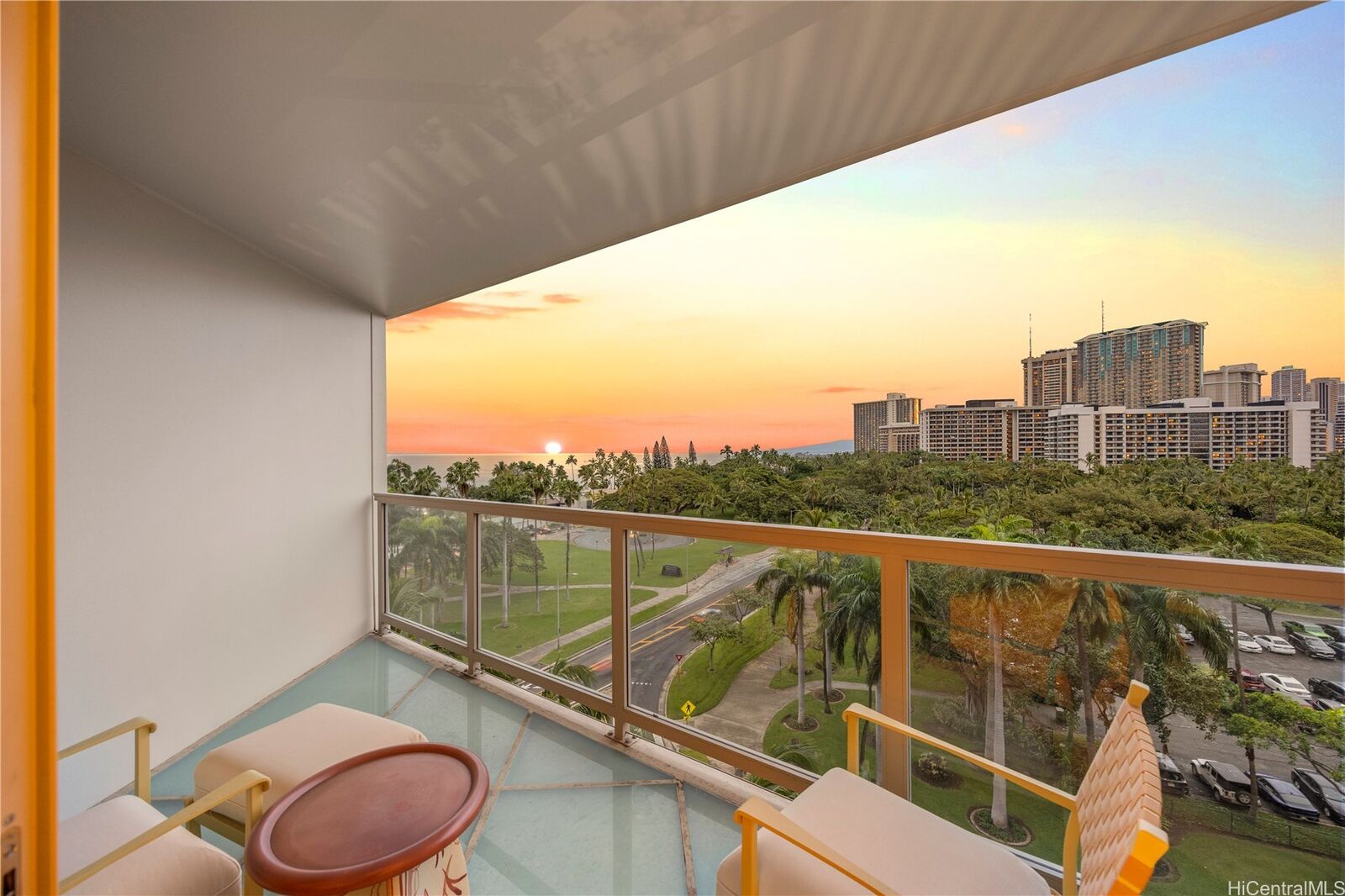 Property Photo:  223 Saratoga Roads 817  HI 96815 