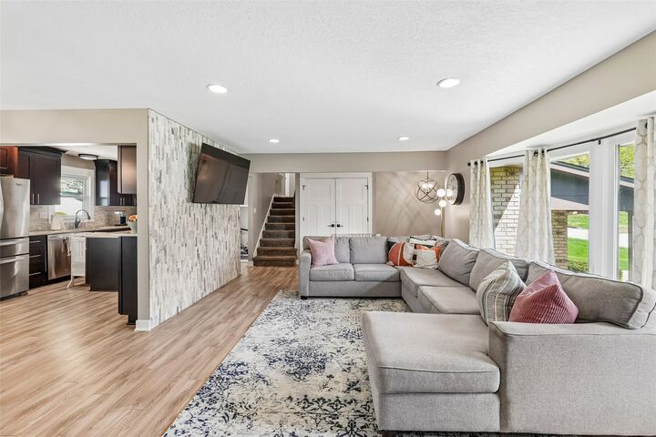 Property Photo:  6509 Franklin Avenue  IA 50324 