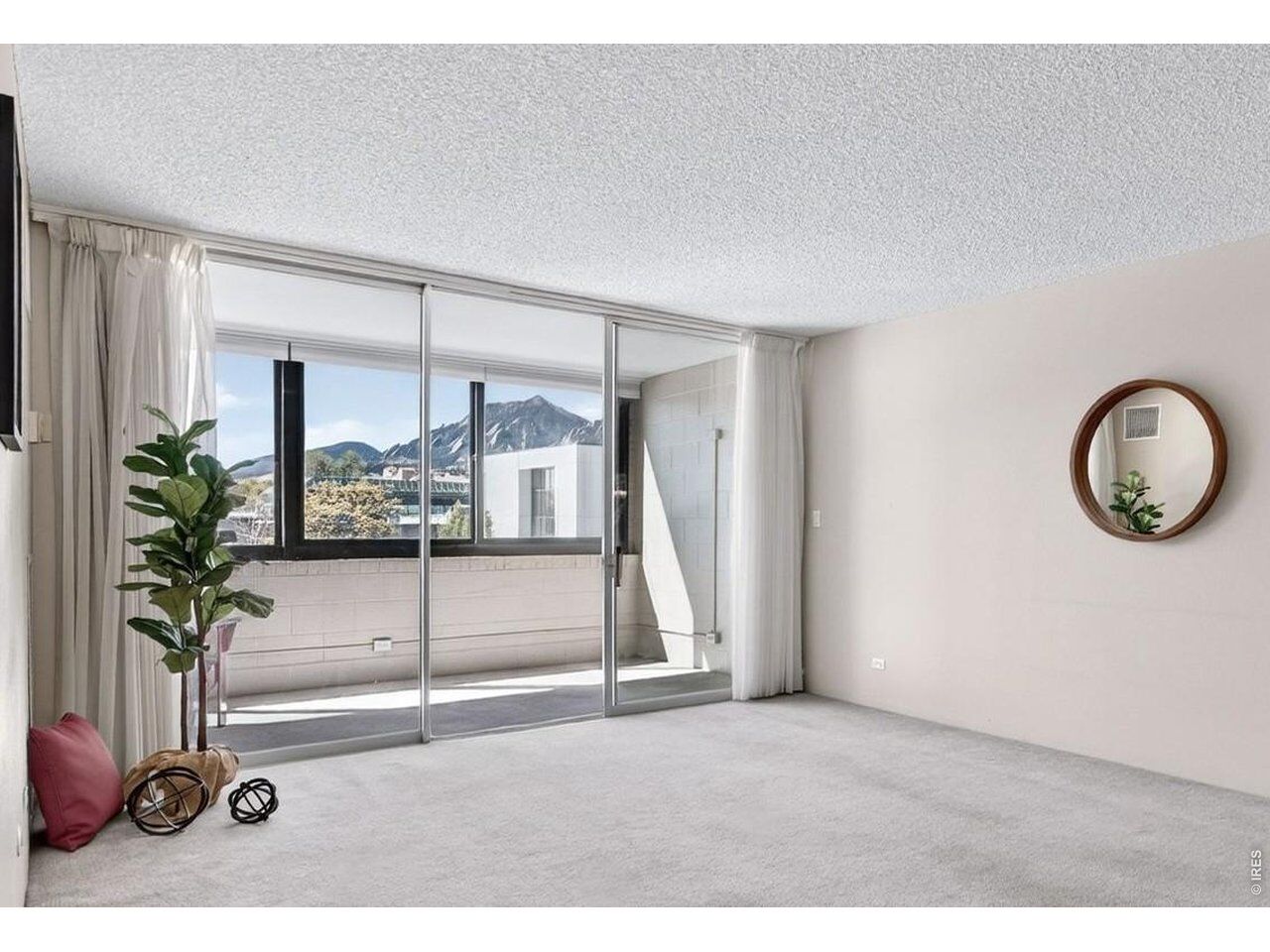 Property Photo:  1850 Folsom St 201  CO 80302 