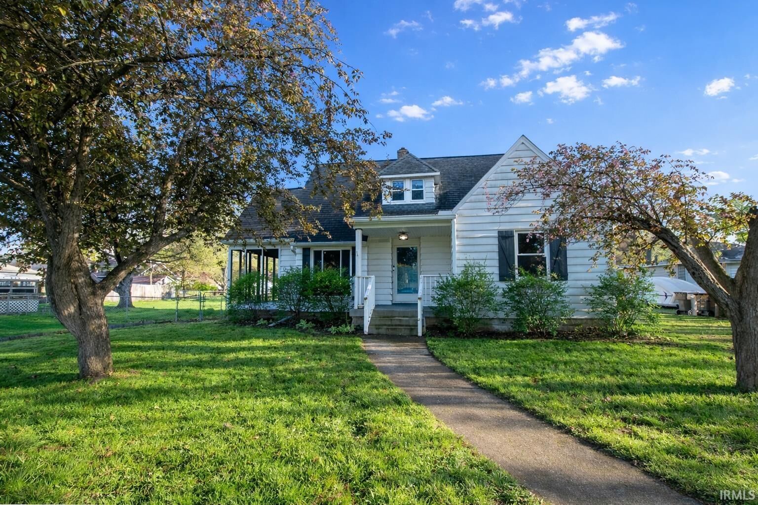 Property Photo: 1423 S Strong Avenue IN 46514