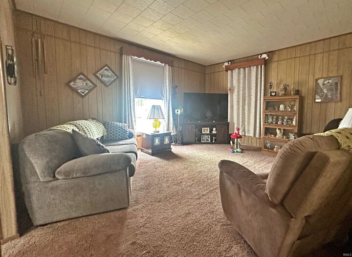 Property Photo: 1018 W 1st Street IN 47512
