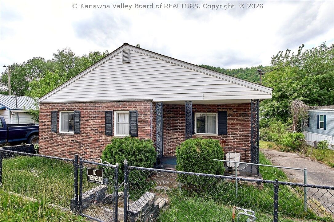 Property Photo:  5909 Elaine Drive  WV 25306 