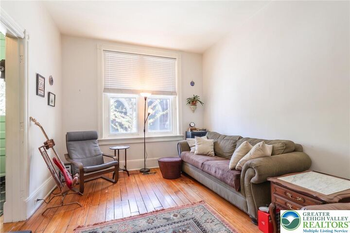 Property Photo:  525 3rd Avenue  PA 18018 