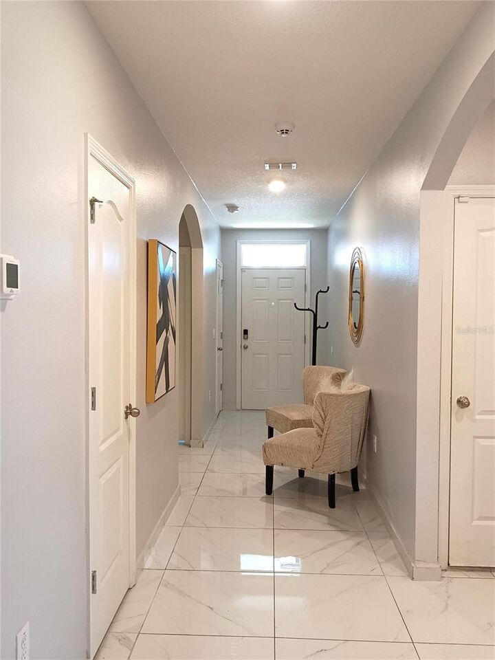 Property Photo:  531 Glade Court  FL 34758 