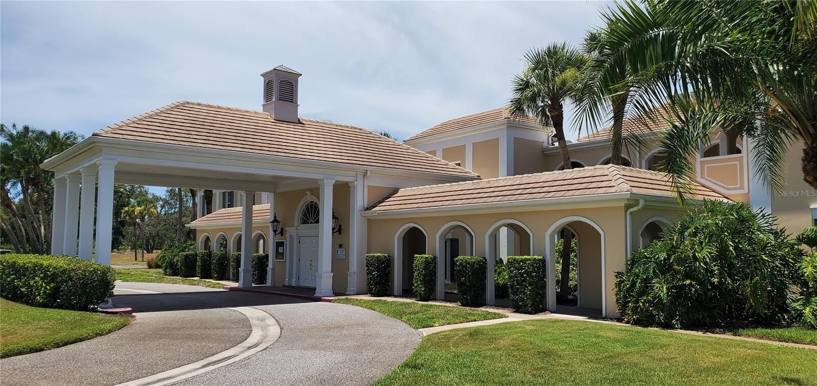 Property Photo:  51 Mac Ewen Drive 14  FL 34229 