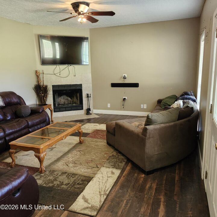 Property Photo:  12 Austin Lane  MS 39573 