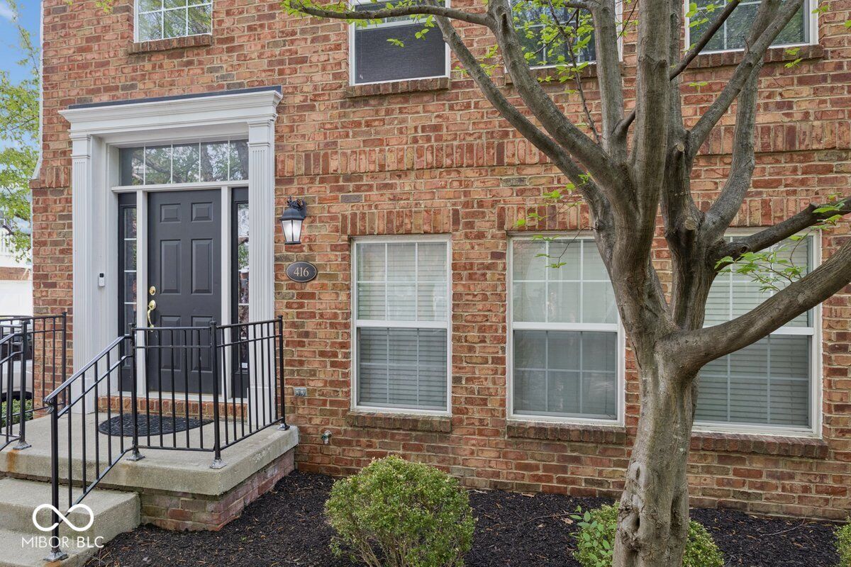 Property Photo:  416 Beverly Court  IN 46032 