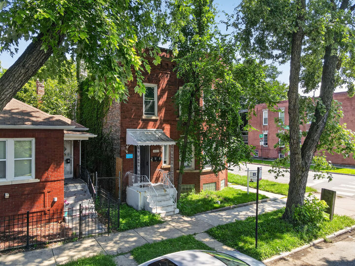 Property Photo:  6559 S Eberhart Avenue  IL 60637 