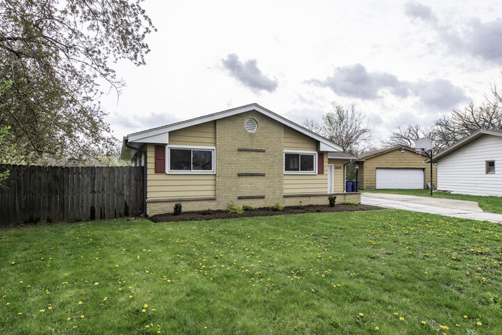 Property Photo:  2625 Varonen Avenue  IL 60087 