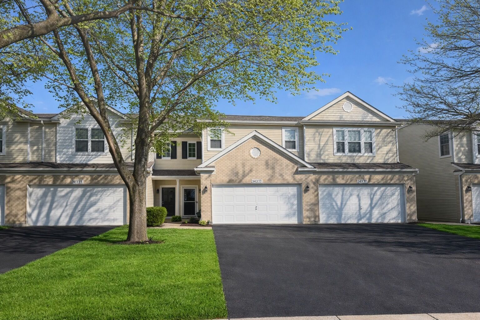 Property Photo:  24235 Leski Lane  IL 60585 